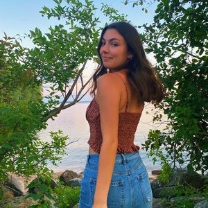 Meet your Posher, Ava